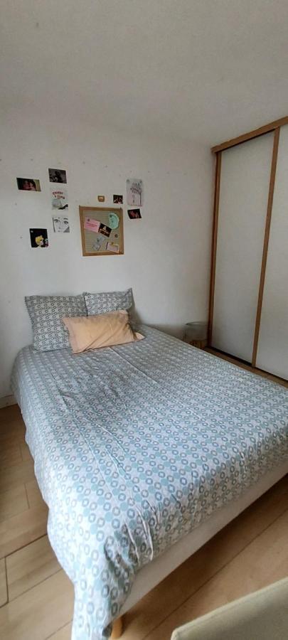 Lit 2 Personnes Dans Du Logeur Quarto em Acomodações Particulares